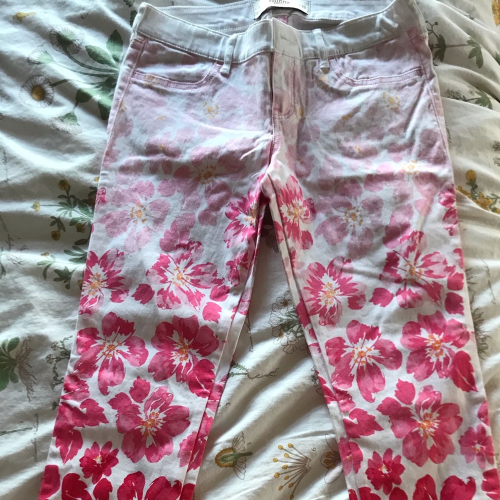 Hollister Floral-Patterned Pants